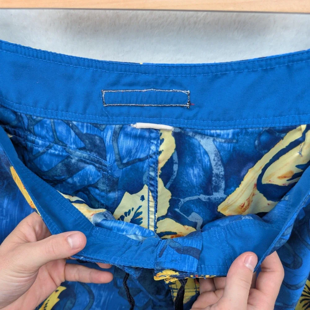 VTG Quiksilver Board Shorts Mens 35 Blue Yellow Floral Hibiscus Surf Relaxed Y2K